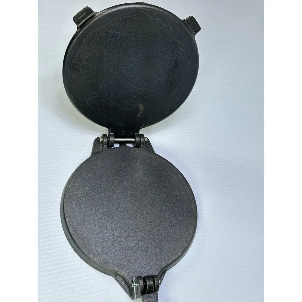 Original Victoria 8 inch Cast Iron Tortilla Press Pataconera Empanadas Used